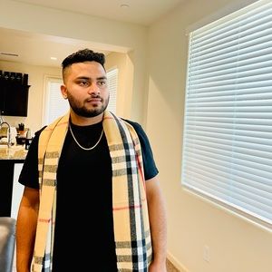 Meet your Posher, Deepak